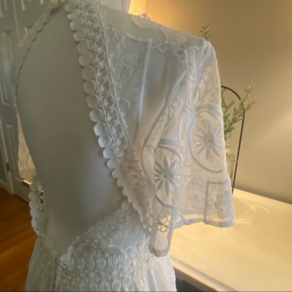 2/$40 Mi Ami White Lace Overlay Short Jumper Jumpsuit M - Picture 9 of 10